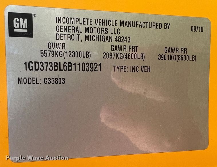 image for item KG9866 2012 GMC Savana  school bus