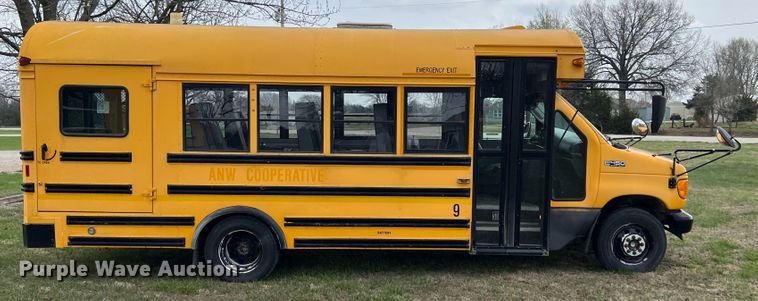 image for item KG9867 2005 Ford E450  school bus