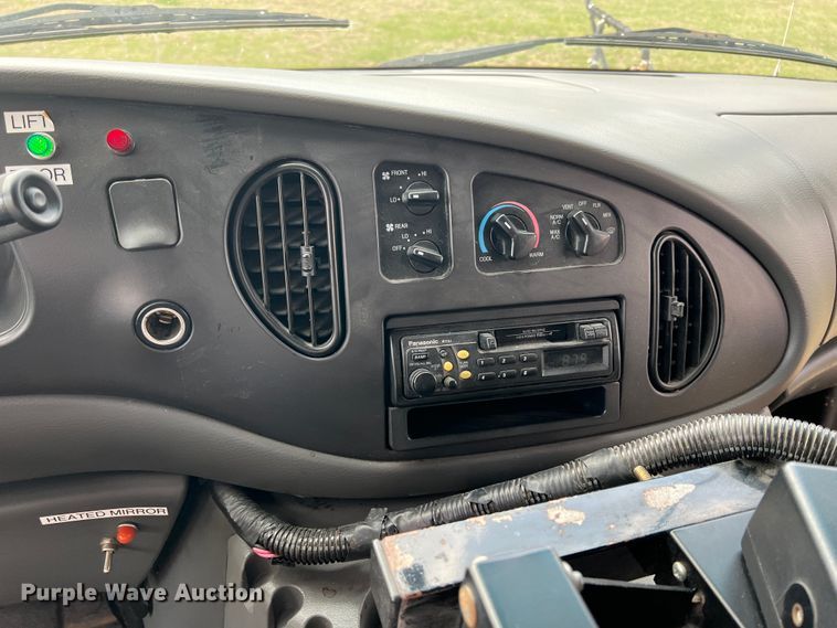 image for item KG9867 2005 Ford E450  school bus