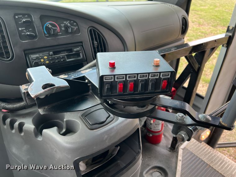 image for item KG9867 2005 Ford E450  school bus