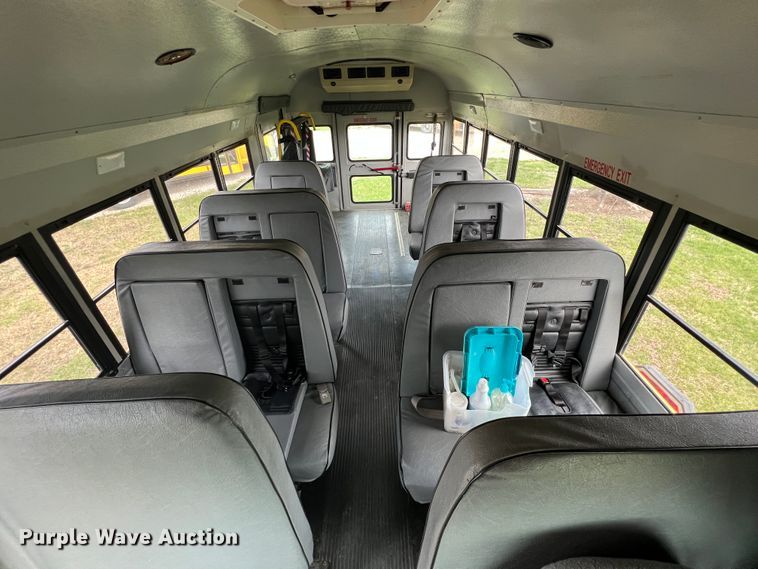 image for item KG9867 2005 Ford E450  school bus