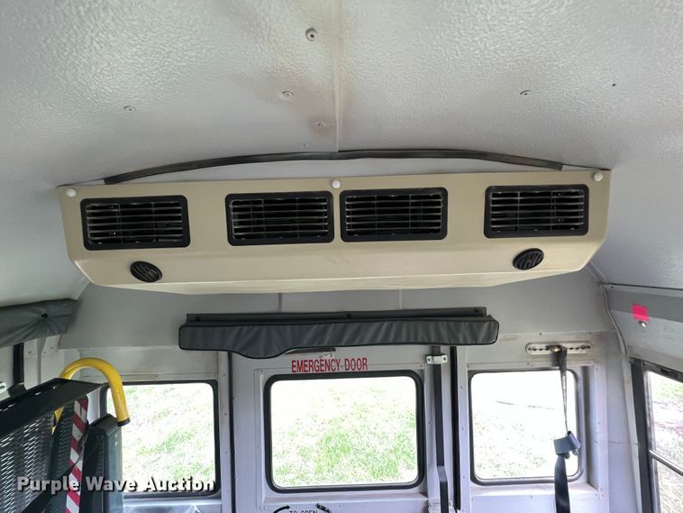 image for item KG9867 2005 Ford E450  school bus