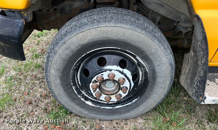 image for item KG9867 2005 Ford E450  school bus