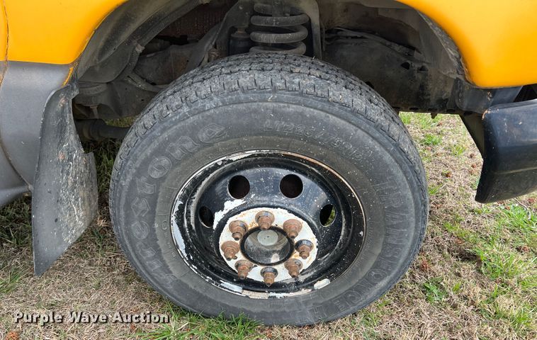 image for item KG9867 2005 Ford E450  school bus