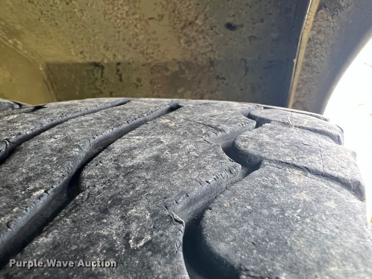 image for item KG9867 2005 Ford E450  school bus