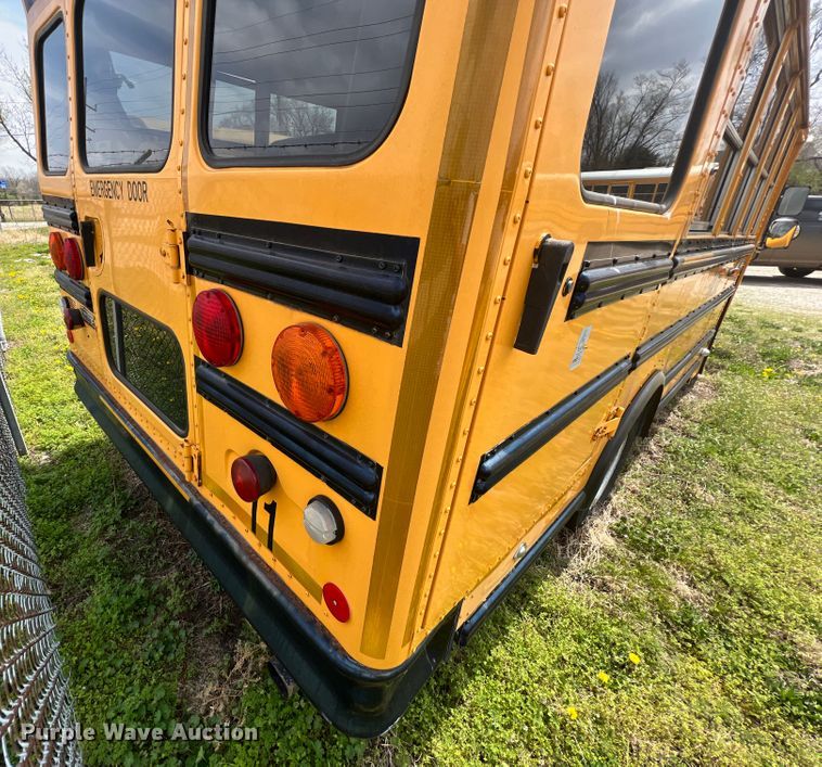 image for item KG9868 2007 Ford E450  school bus