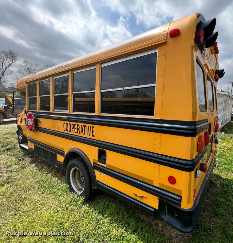 image for item KG9868 2007 Ford E450  school bus