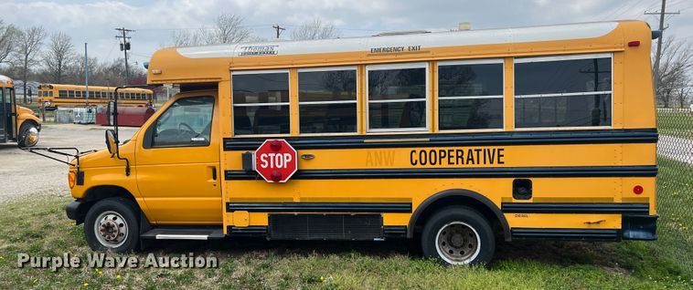 image for item KG9868 2007 Ford E450  school bus