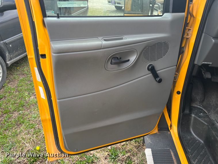 image for item KG9868 2007 Ford E450  school bus