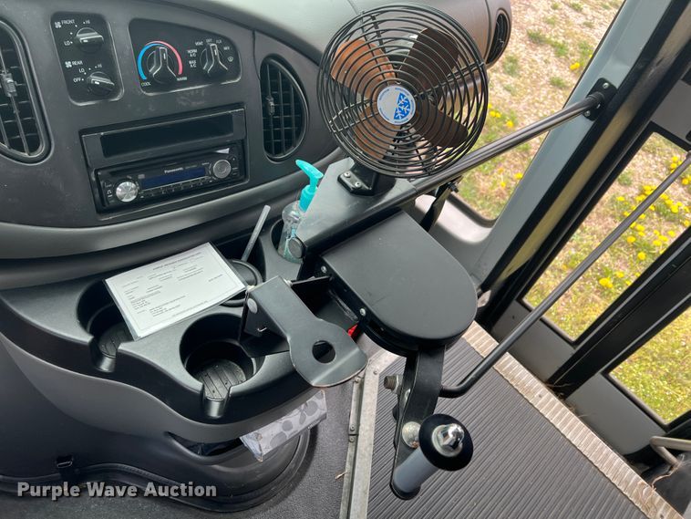 image for item KG9868 2007 Ford E450  school bus