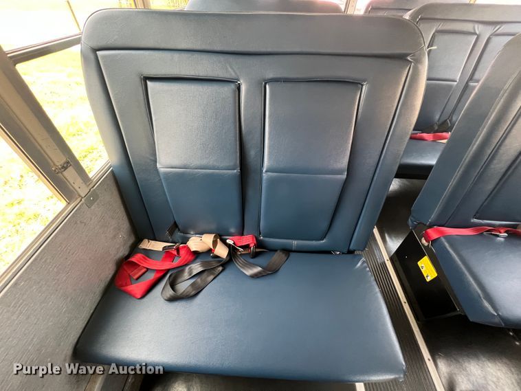 image for item KG9868 2007 Ford E450  school bus