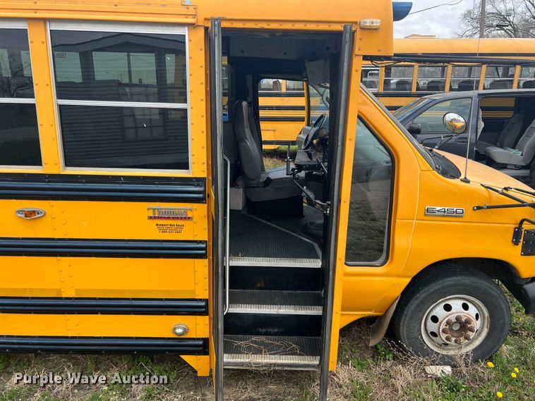 image for item KG9868 2007 Ford E450  school bus