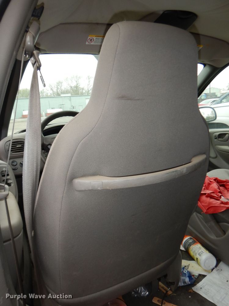 image for item KM9523 2003 Dodge Caravan Sport  SUV