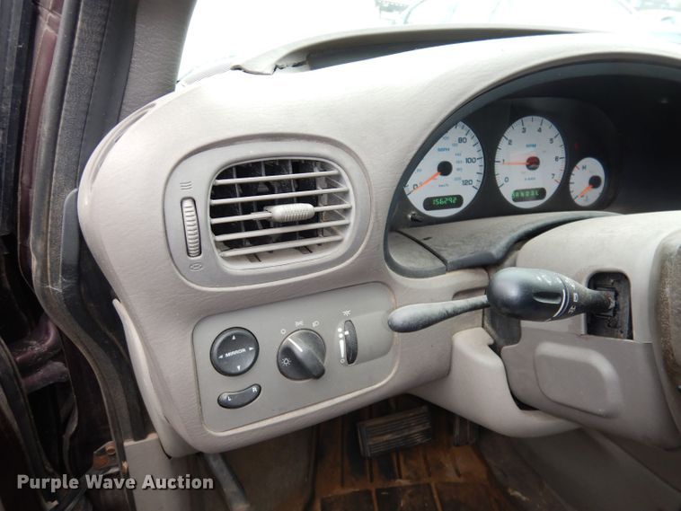 image for item KM9523 2003 Dodge Caravan Sport  SUV