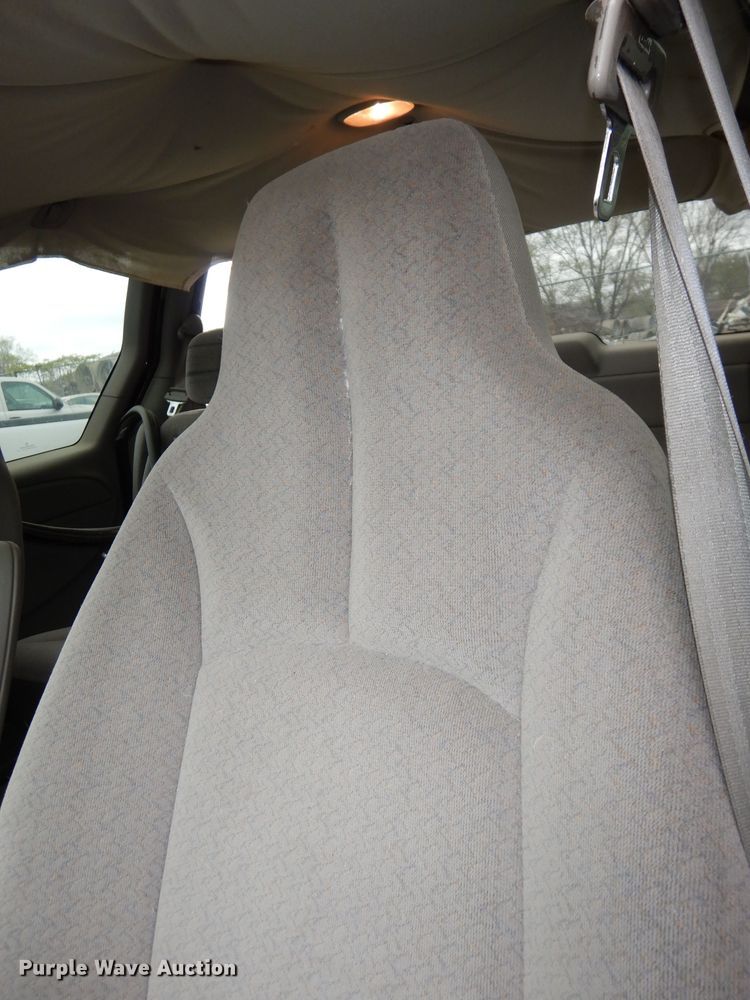 image for item KM9523 2003 Dodge Caravan Sport  SUV