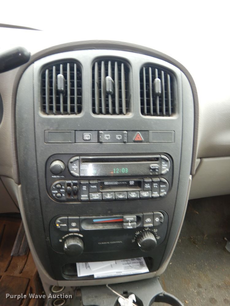 image for item KM9523 2003 Dodge Caravan Sport  SUV