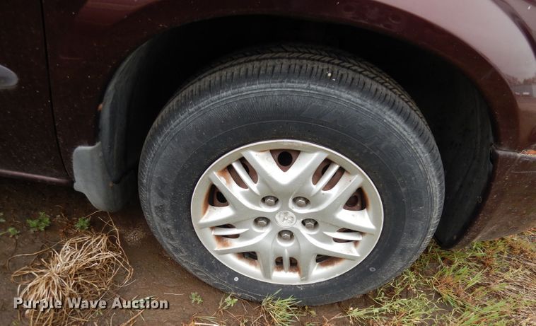 image for item KM9523 2003 Dodge Caravan Sport  SUV