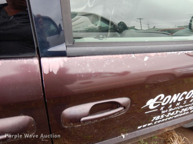 image for item KM9523 2003 Dodge Caravan Sport  SUV