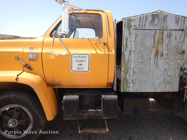 image for item KT9028 1981 Chevrolet Kodiak  flatbed truck