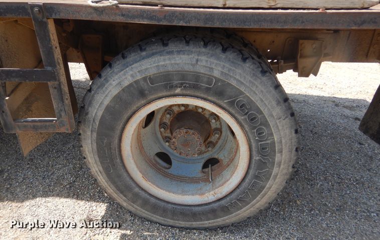 image for item KT9028 1981 Chevrolet Kodiak  flatbed truck