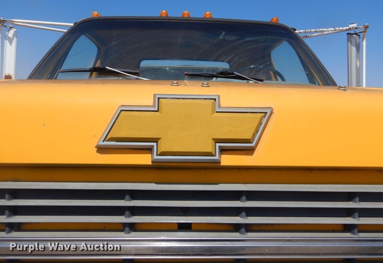 image for item KT9028 1981 Chevrolet Kodiak  flatbed truck