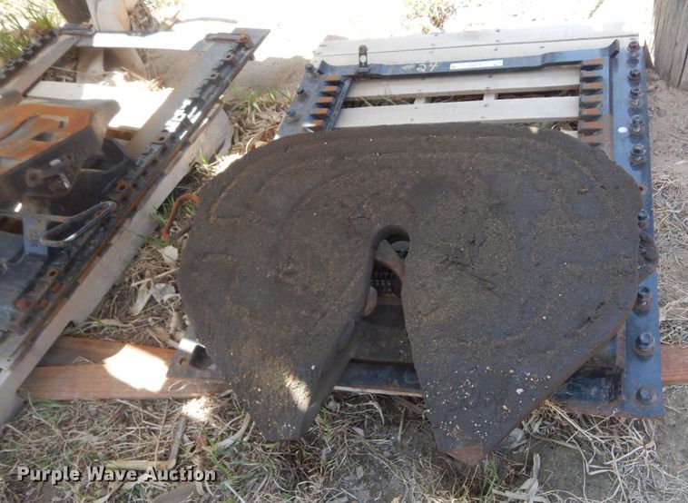 image for item KT9034 Fifth wheel hitch