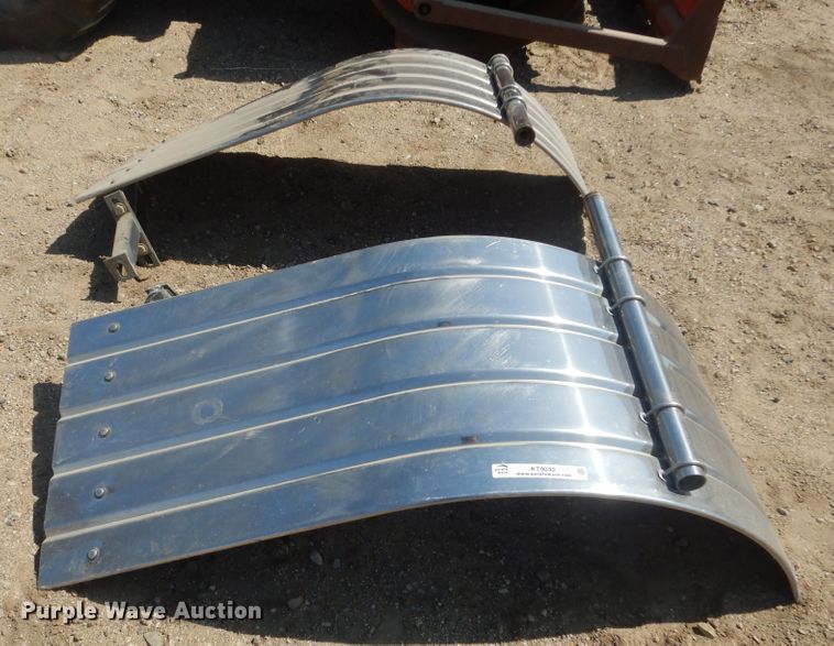 image for item KT9042 (2) fenders