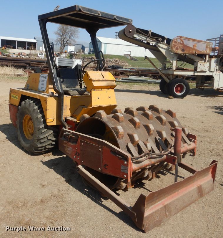 image for item KT9043 Dynapac CA12  single drum roller