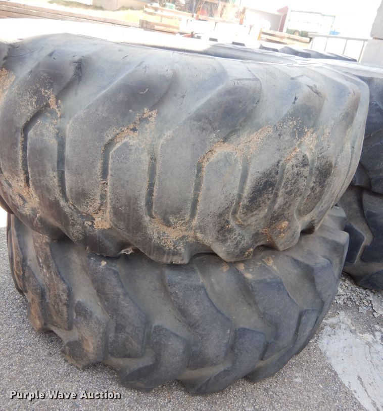 image for item KT9044 (6) 20.5-25 tires