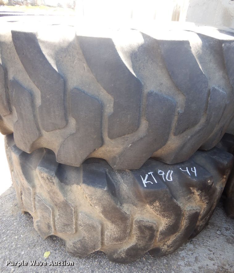 image for item KT9044 (6) 20.5-25 tires