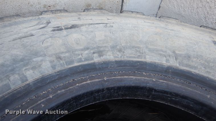 image for item KT9044 (6) 20.5-25 tires