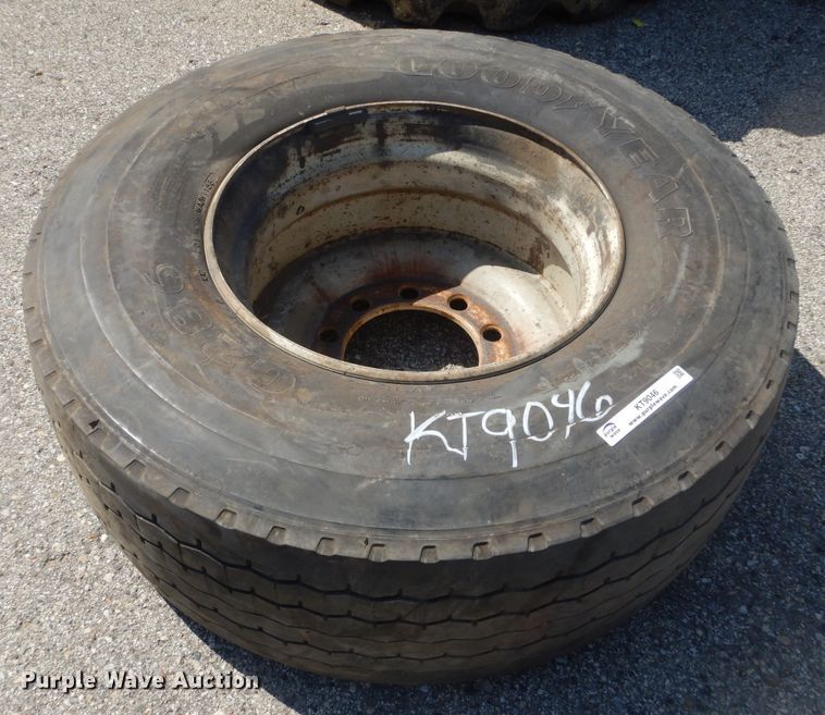 image for item KT9046 425/65R22.5 tire and wheel