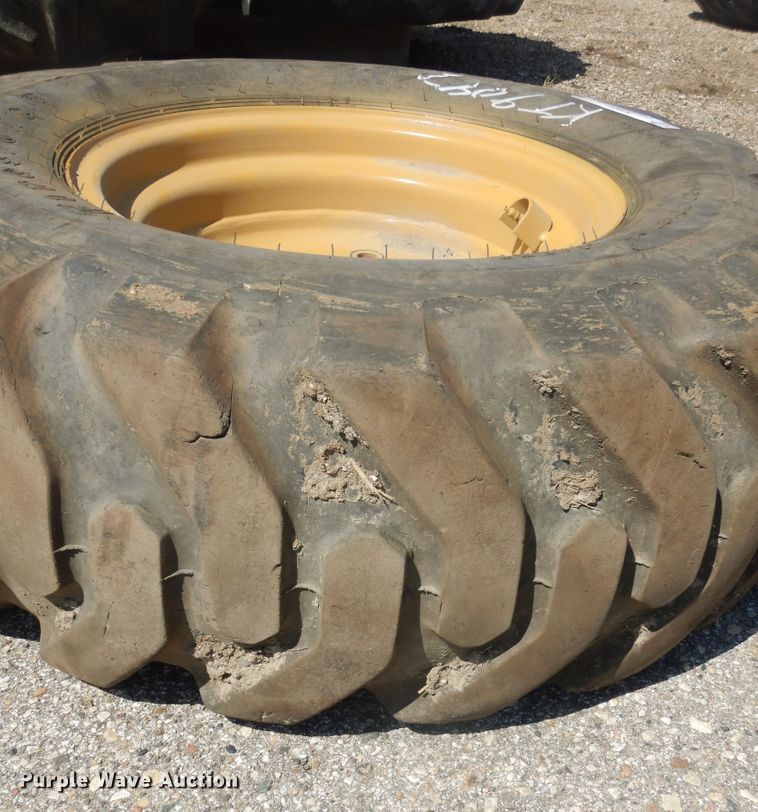 image for item KT9047 425/65R22.5 tire and wheel