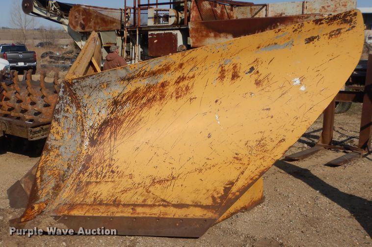 image for item KT9062 Caterpillar  12' 8"W snow plow