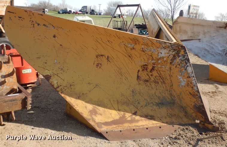 image for item KT9062 Caterpillar  12' 8"W snow plow