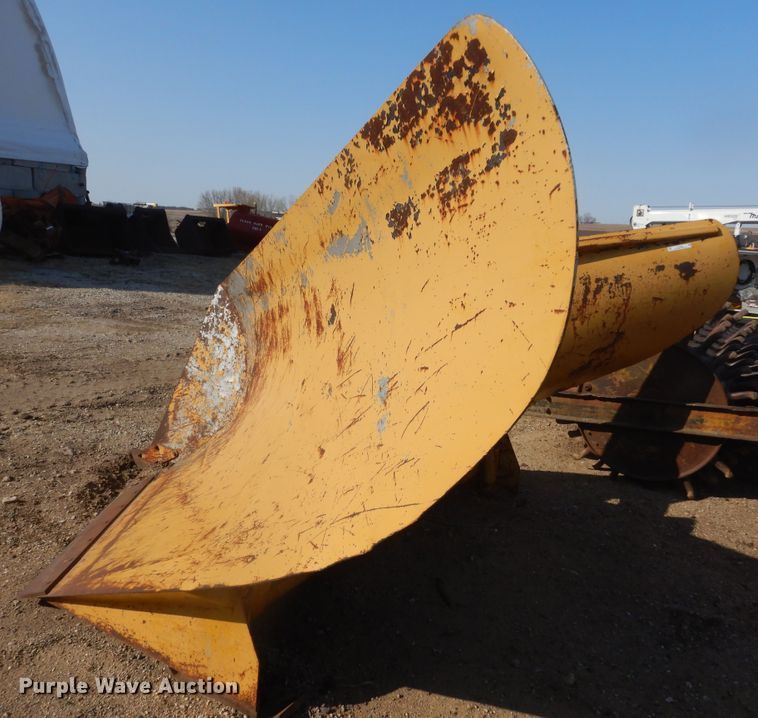 image for item KT9062 Caterpillar  12' 8"W snow plow