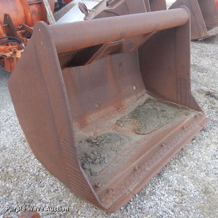 image for item KT9068 62" W bucket