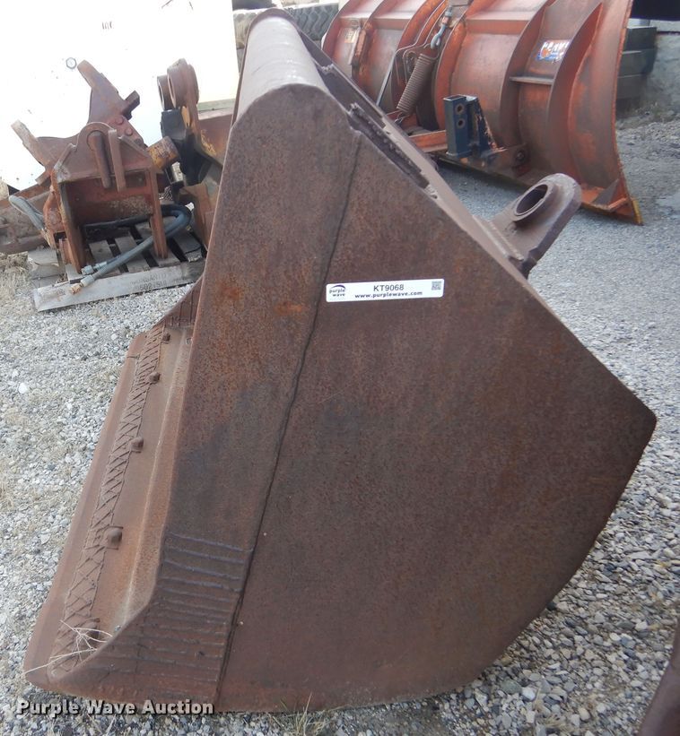 image for item KT9068 62" W bucket