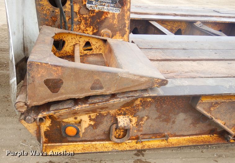 image for item KT9091 2000 Trail King TK-110-HDG  lowboy equipment trailer