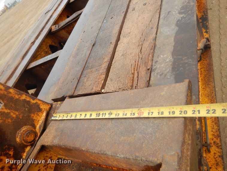 image for item KT9091 2000 Trail King TK-110-HDG  lowboy equipment trailer