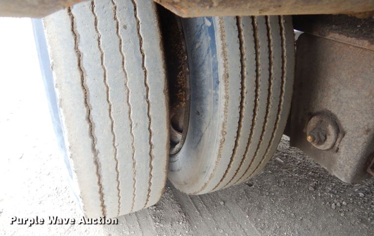 image for item KT9091 2000 Trail King TK-110-HDG  lowboy equipment trailer