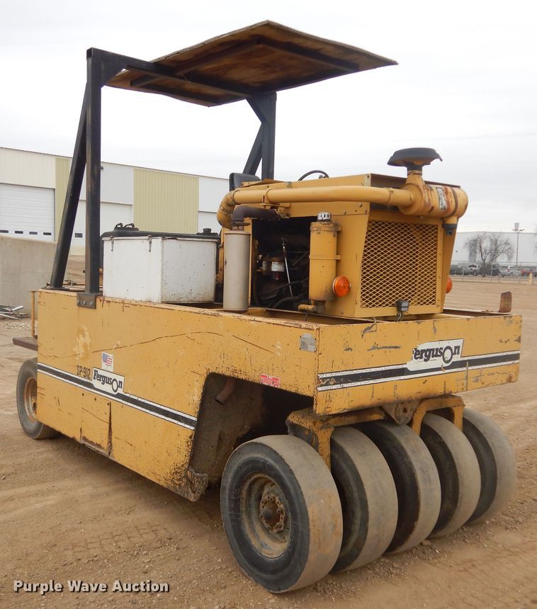 image for item KT9092 1987 Ferguson SP-912  pneumatic roller