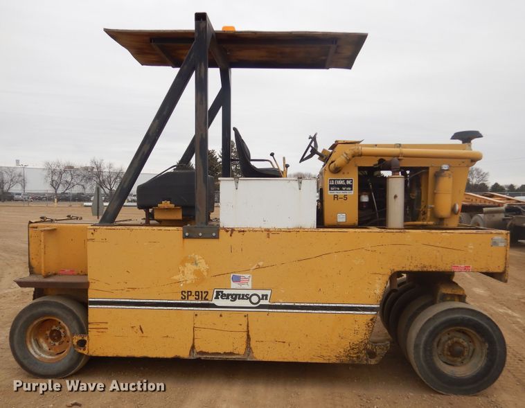 image for item KT9092 1987 Ferguson SP-912  pneumatic roller