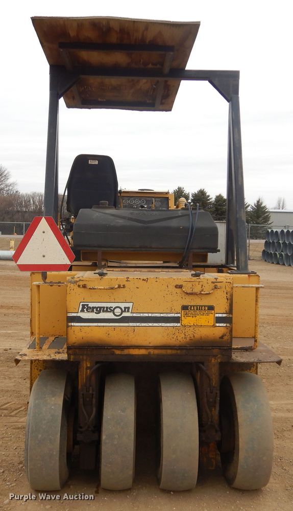 image for item KT9092 1987 Ferguson SP-912  pneumatic roller