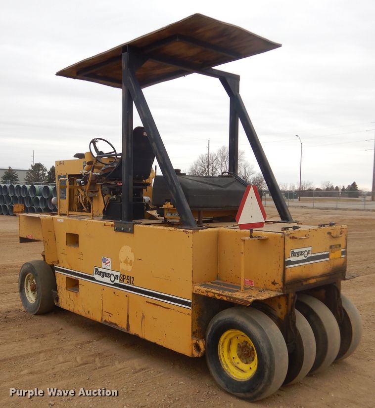 image for item KT9092 1987 Ferguson SP-912  pneumatic roller