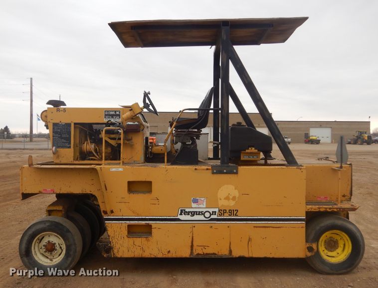 image for item KT9092 1987 Ferguson SP-912  pneumatic roller