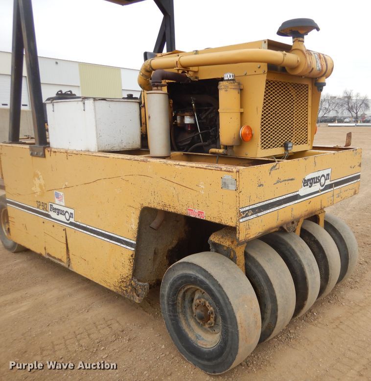 image for item KT9092 1987 Ferguson SP-912  pneumatic roller