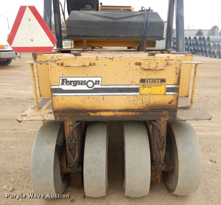 image for item KT9092 1987 Ferguson SP-912  pneumatic roller