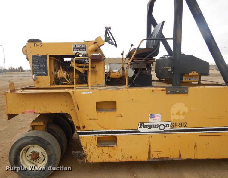 image for item KT9092 1987 Ferguson SP-912  pneumatic roller
