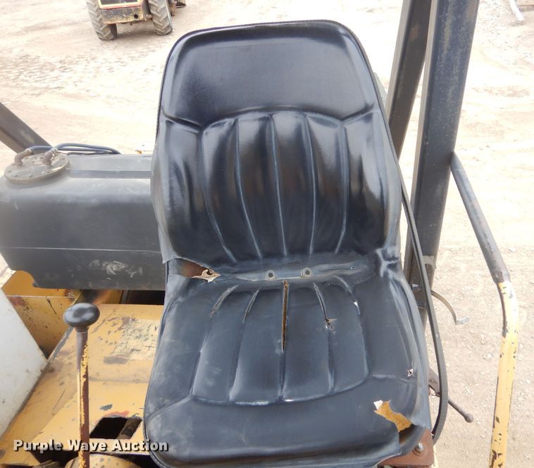 image for item KT9092 1987 Ferguson SP-912  pneumatic roller